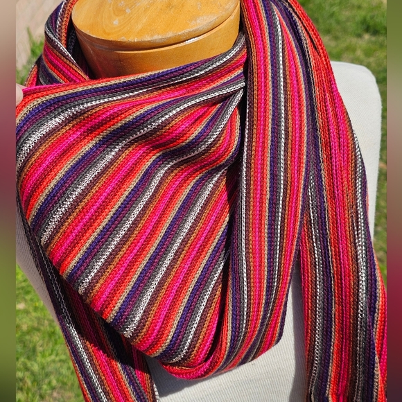 Striped fringe scarf - Picture 3 of 4